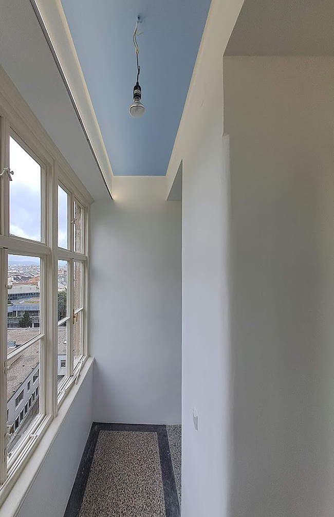 Umbau und Neugestaltung Mietwohnung P, Wien 4, Loggia mit himmelblauer Decke